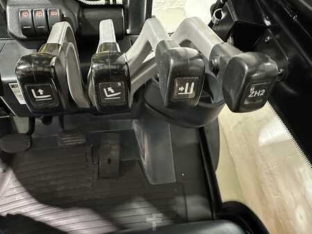 Gázüzemű targoncák 2015  Jungheinrich TFG 430 (9)