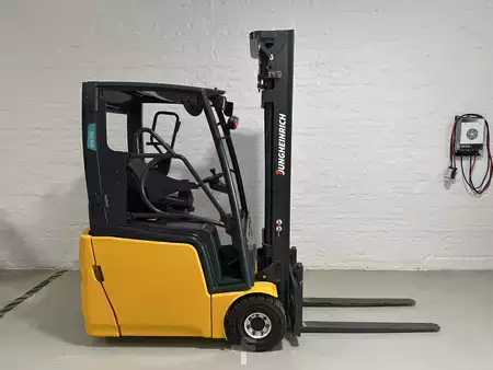 Sähkö - 3 pyör 2016  Jungheinrich EFG 215 (5)