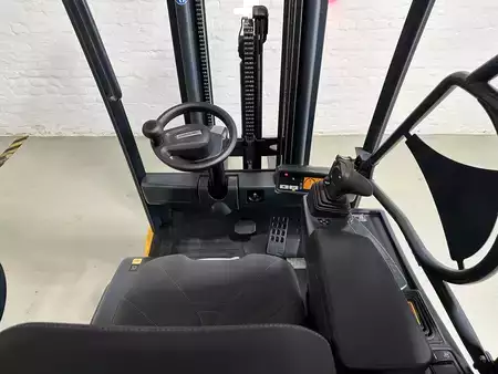 Sähkö - 3 pyör 2016  Jungheinrich EFG 215 (9)