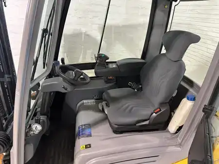 Eléctrica de 4 ruedas 2018  Jungheinrich EFG 320 (9)