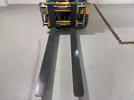 Elektro 4 Rad 2021  Jungheinrich EFG S30 (10)