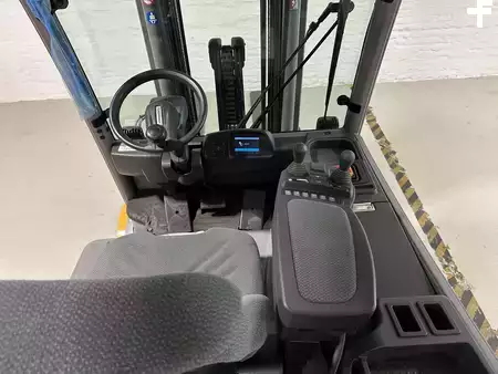 Elektro 4 Rad 2021  Jungheinrich EFG S30 (13)
