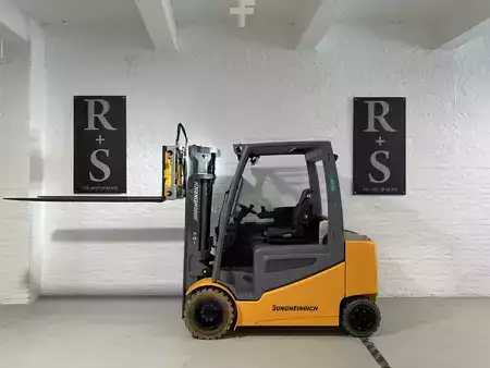 Elektro 4 Rad 2021  Jungheinrich EFG S30 (2)