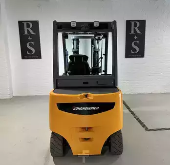 Elektro 4 Rad 2021  Jungheinrich EFG S30 (4)