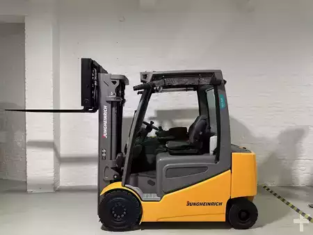 El truck - 4 hjulet 2018  Jungheinrich EFG 425 (2)