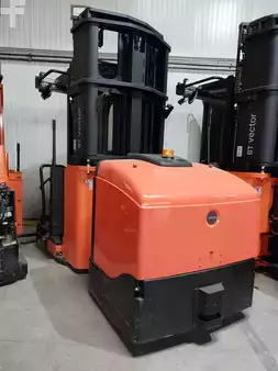 VZV pro práci v úzk.uličkách-retrakt 2017  Toyota VCE150A (1)