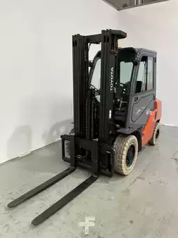LPG Forklifts 2018  Toyota 02-8FGF30 *sofort verfügbar* (1)