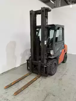 Wózki gazowe 2018  Toyota 02-8FGF30 (1)