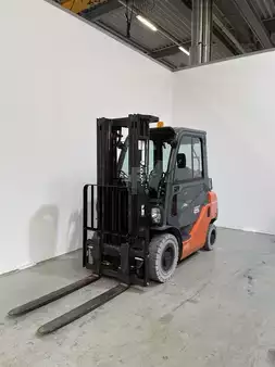 Wózki gazowe 2018  Toyota 06-8FG25F (1)