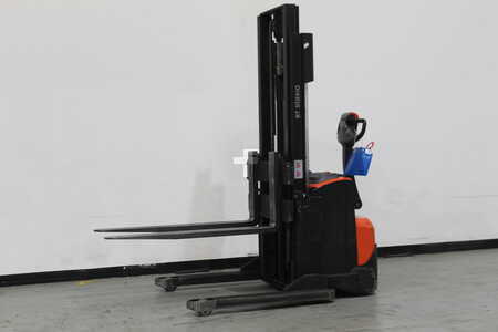 Stacker pedestre 2019  Toyota SWE120S (1)