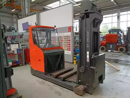 Smalle gangen trucks 2019  Toyota VRE125SFCC (1)