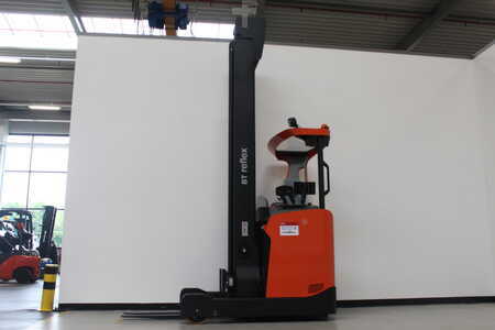Reach Trucks 2019  Toyota RRE160H (1)