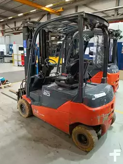 Chariots électriques à 4 roues 2019  Toyota 8FBM20T (1)