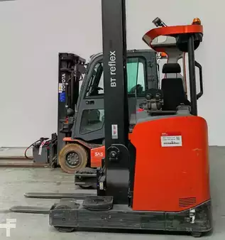 Schubmaststapler 2019  Toyota RRE160H (1)