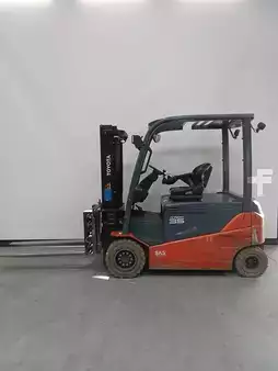 Electric - 4 wheels 2020  Toyota 8FBMT35 (1)