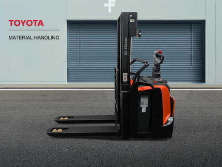 Ruční vysokozdvižný vozík 2020  Toyota SPE120L (1)