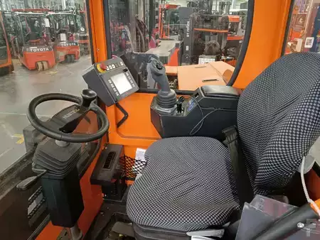 Carretilla de 4 vías 2020  HUBTEX MQ40 (5)