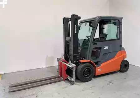 Sähkö - 4 pyör 2020  Toyota 8FBMT45 (1)