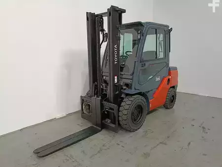 Carrelli elevatori diesel 2020  Toyota 52-8FDJF35 *sofort verfügbar* (1)