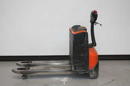 Transpallet elettrici 2020  Toyota LWE180 (1)