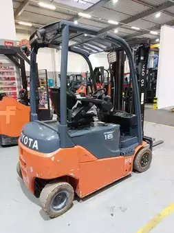 Chariots électriques à 4 roues 2020  Toyota 8FBM16T (1)