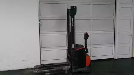 Ruční vysokozdvižný vozík 2020  Toyota SWE120 (1)