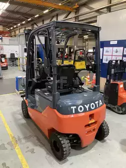 Elektrisk- 4 hjul 2020  Toyota 8FBM16T (1)