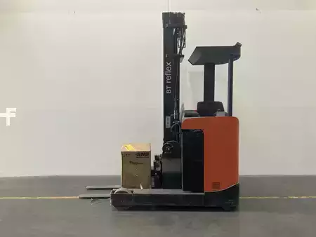 Schubmaststapler 2021  Toyota RRE120B (1)