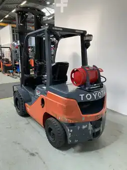 LPG VZV 2021  Toyota 02-8FGF30 (1)
