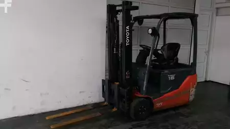 Chariots électriques à 3 roues 2021  Toyota 8FBE16T (1)