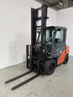 Chariots élévateurs GPL 2021  Toyota 06-8FG30F *sofort verfügbar* (1)