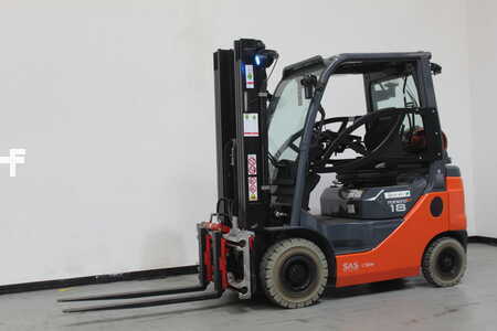 Nestekaasutrukki 2021  Toyota 06-8FG18F (1)