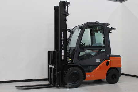 Dieseltrukki 2021  Toyota 56-8FDJ35F (1)