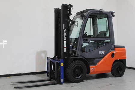 Dieseltrukki 2021  Toyota 56-8FD30F (1)