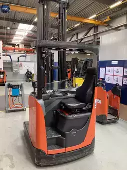 Carretilla retráctil 2022  Toyota RRE140HE (1)