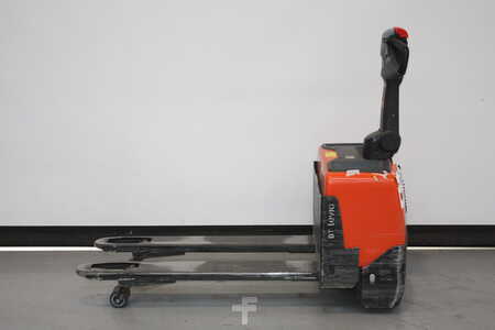 Transpallet elettrici 2022  Toyota LWE130 (1)