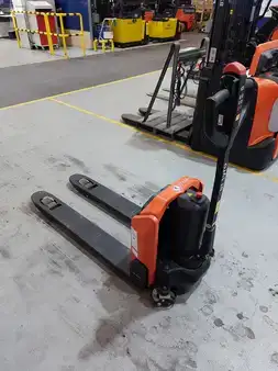 Elektromos emelőkocsik 2022  Toyota LHE130 (1)