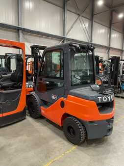 LPG Forklifts 2023  Toyota 02-8FGF30 (1) 