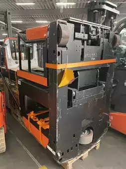Vertikal-Kommissionierer 2022  Toyota OME100H (1)