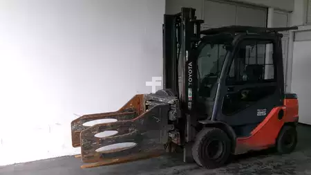 Empilhador diesel 2022  Toyota 52-8FDF25 (1)