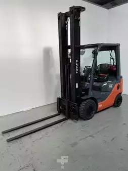 Chariots élévateurs GPL 2023  Toyota 06-8FG15F *sofort verfügbar* (1)