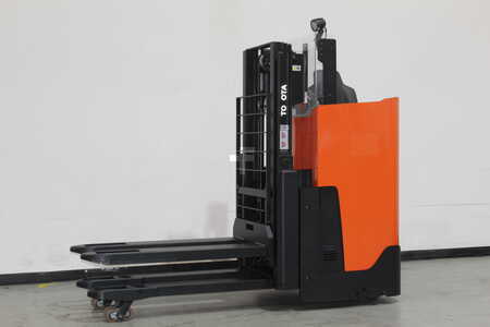 Ledstaplare sitt 2024  Toyota SSI200D (1)