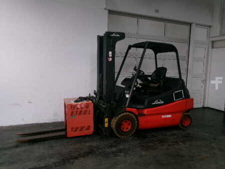 Elektro 4 Rad 2007  Linde E30 (1)