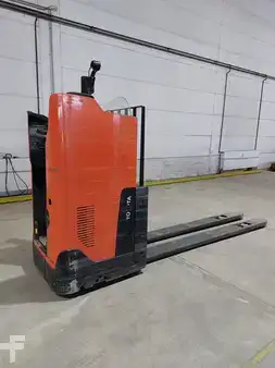 Pallettrucks met zitplaats 2024  Toyota LSI200 (1)