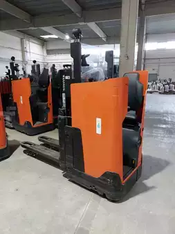 Gerbeurs à conducteur porté assis 2025  Toyota SSI200D (1)