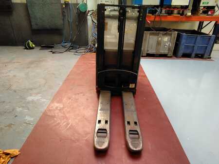 Stackers Stand-on 2012  Crown DT-3000EF (3) 