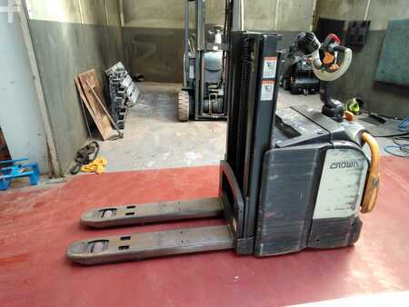 Stackers Stand-on 2012  Crown DT-3000EF (4) 