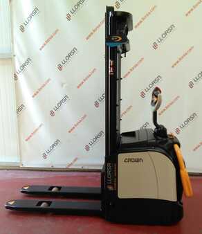 Stackers Stand-on 2014  Crown ET-4000 (4) 