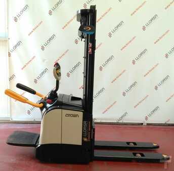 Stackers Stand-on 2014  Crown ET-4000 (2)
