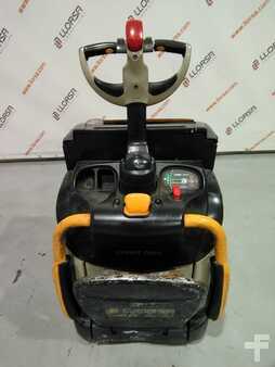 Electric Pallet Trucks 2010  Crown WT-3040MF (4)